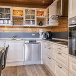 Ferienhaus Captivating Holiday Home in Ringk bing near Sea