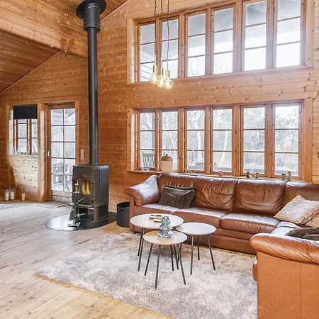 Сasa de vacaciones 8 Person In