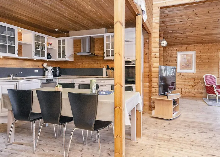 Semesterbostad 8 Person In *