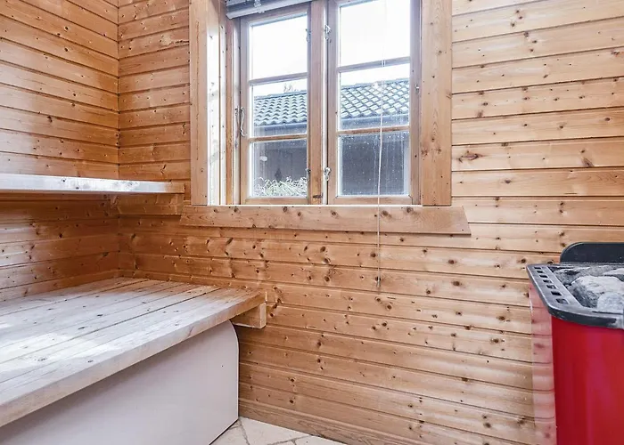 Semesterbostad 8 Person In